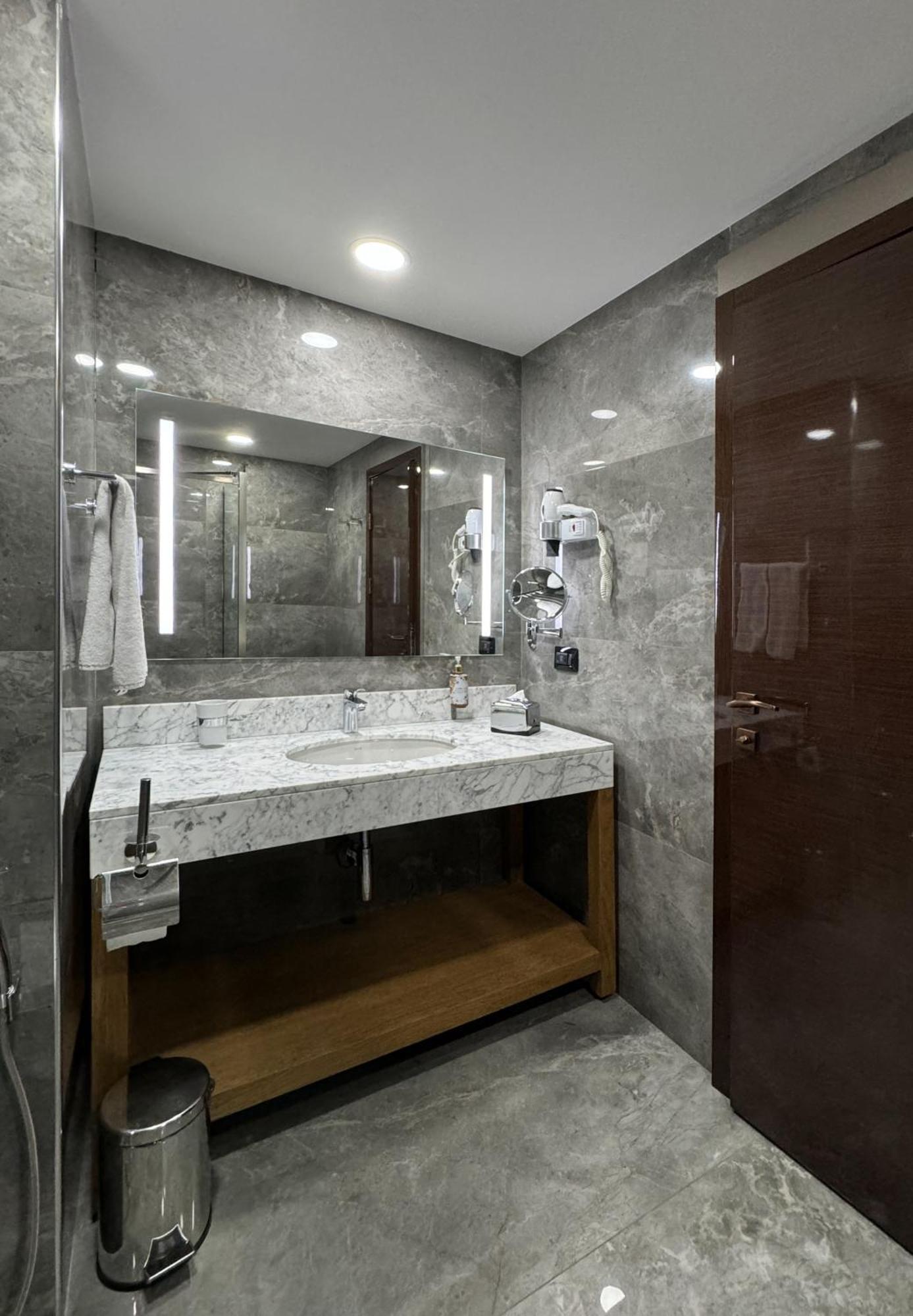 Marjan Plaza 4*